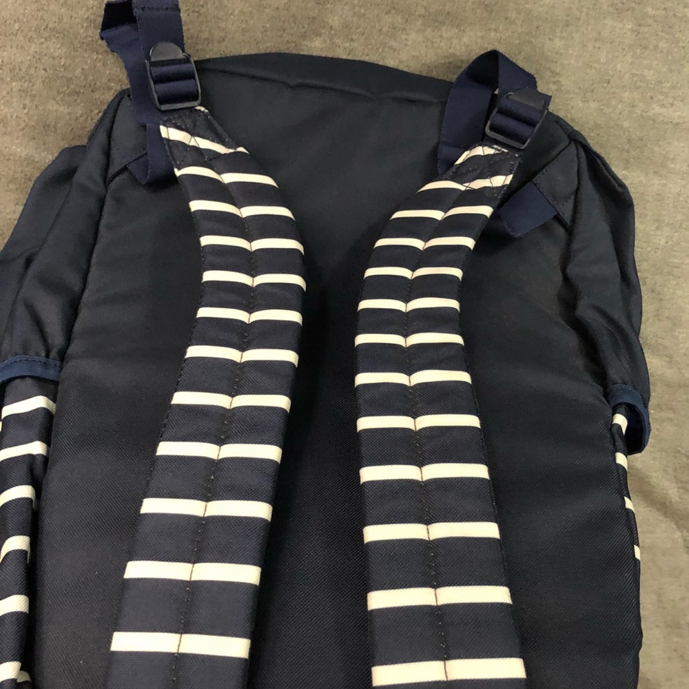 Gap back pack - Picture 3 of 4